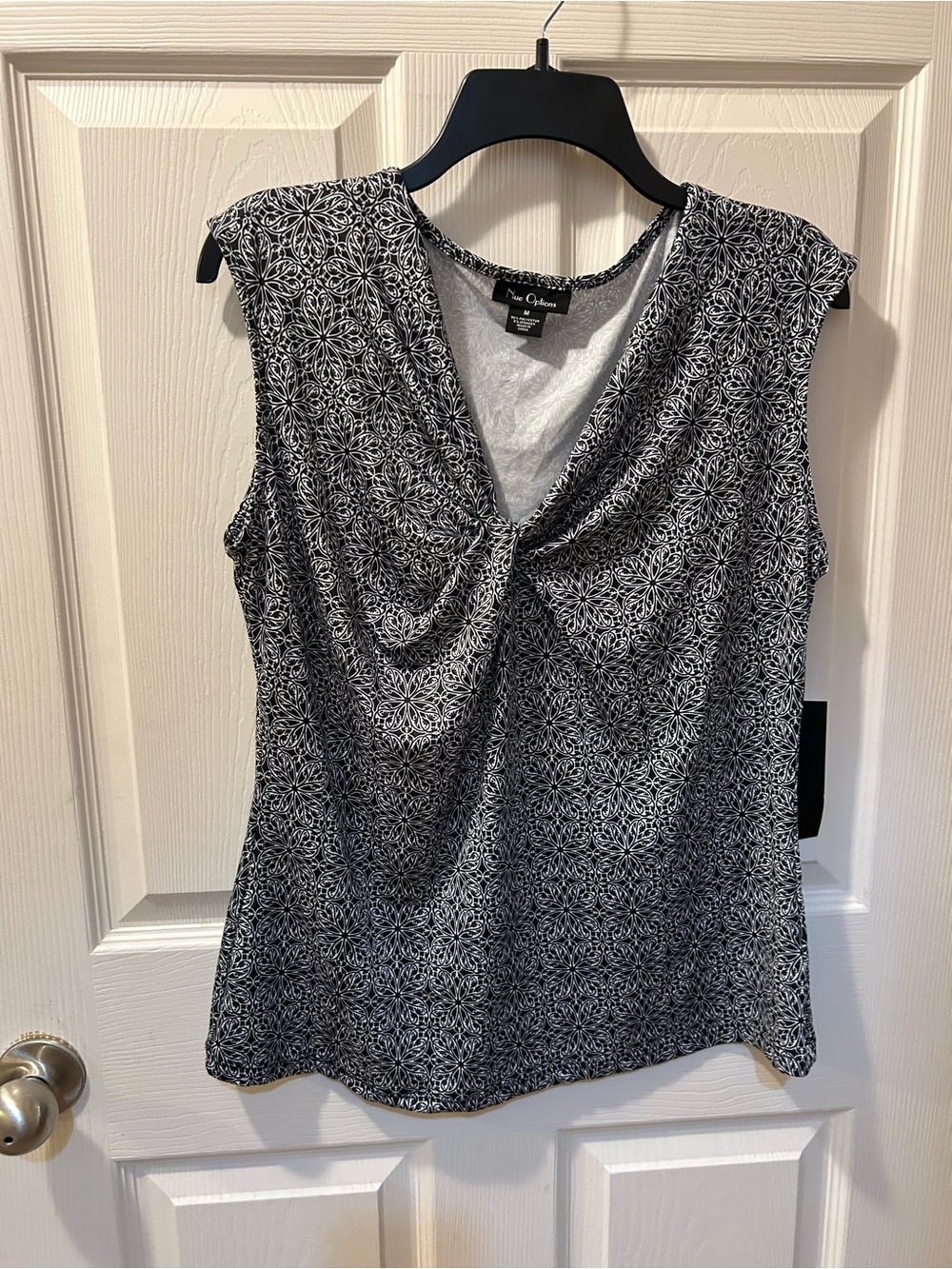 Nue Options Medium Black & White Twist-Front Sleeveless Camisole NWT